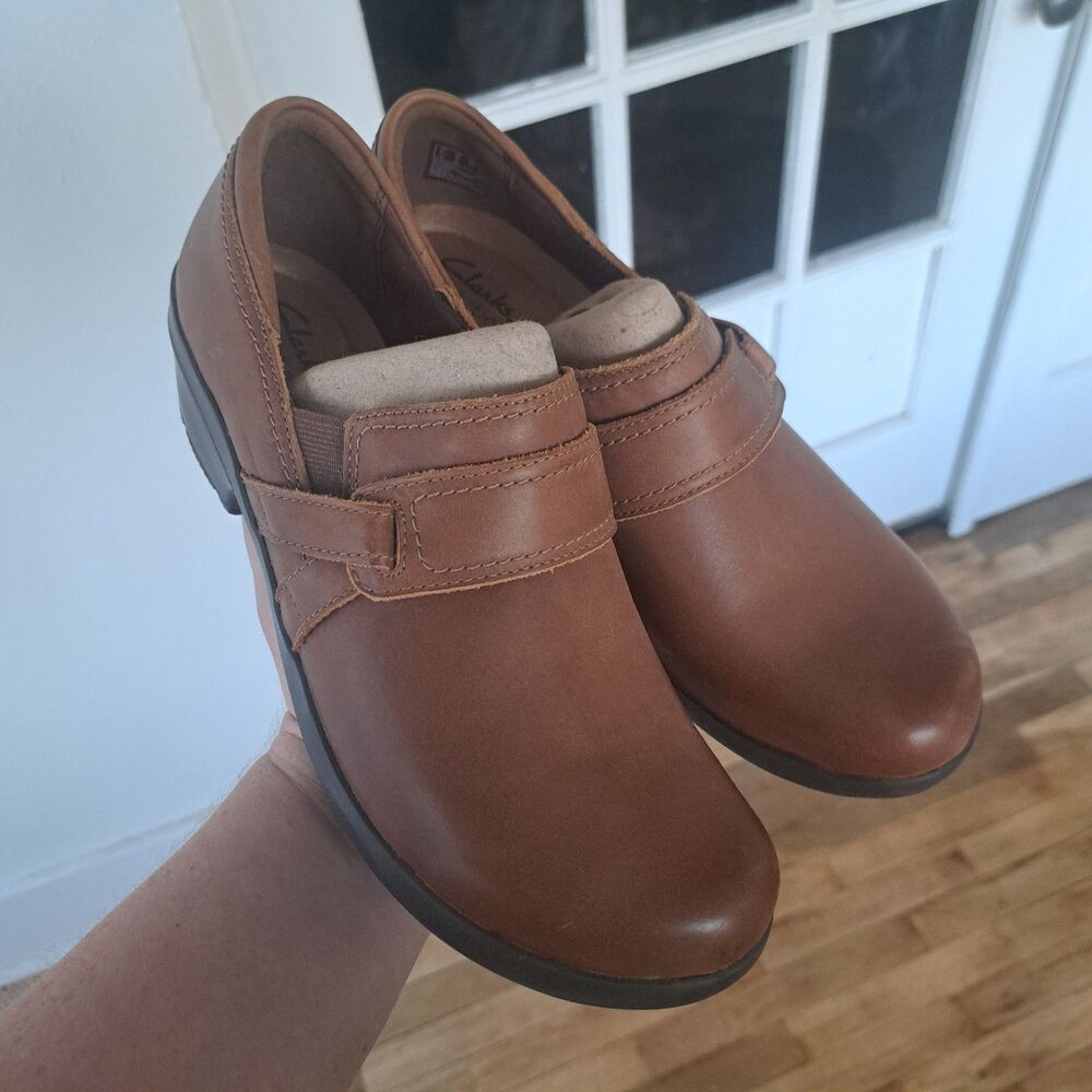 NEW Clarks Collection Womens Angie Poppy Leather Loafer Shoe Brown Womans Size 9